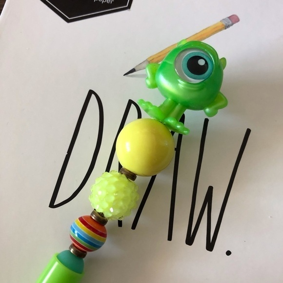 Disney Doorables: Monster INC: Mike handmade beaded pen - Picture 1 of 3